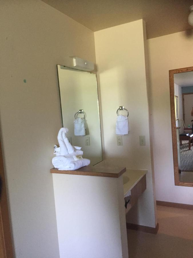 Malibu Inn Lake Delton Экстерьер фото
