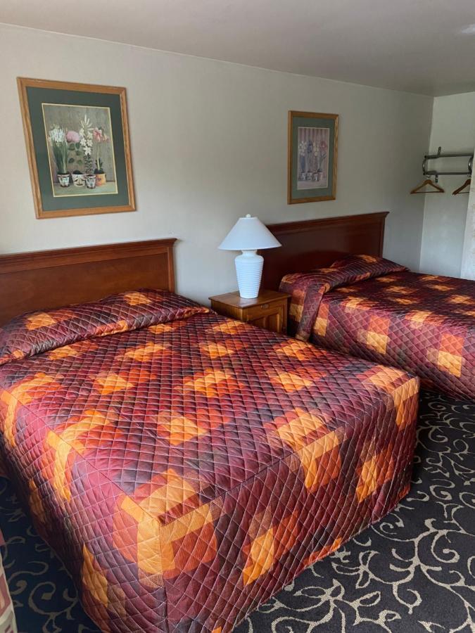 Malibu Inn Lake Delton Экстерьер фото