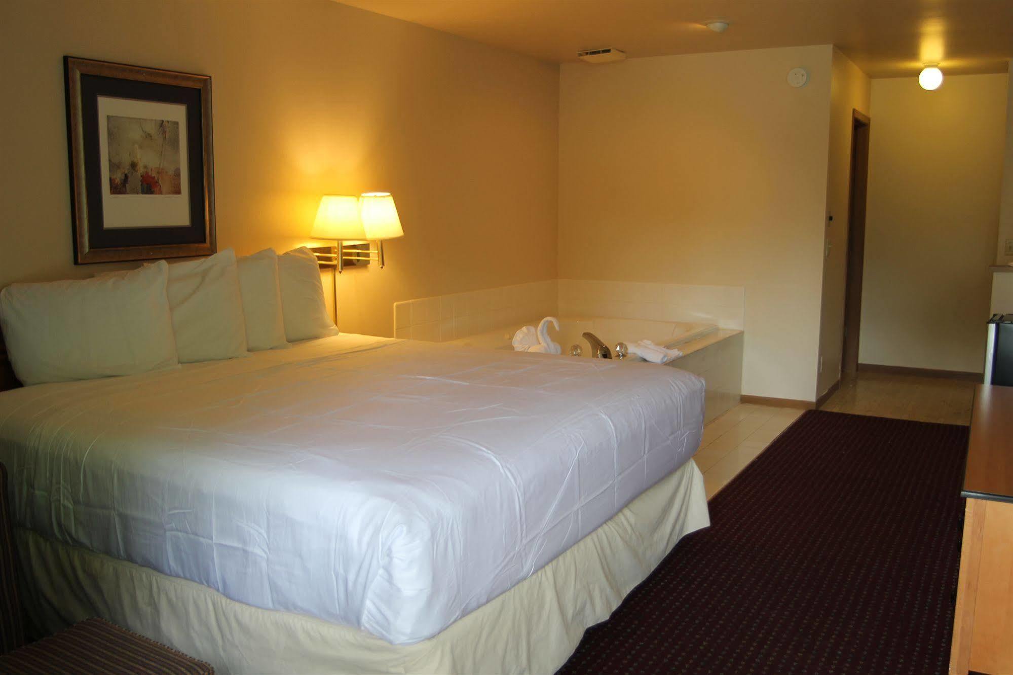 Malibu Inn Lake Delton Экстерьер фото