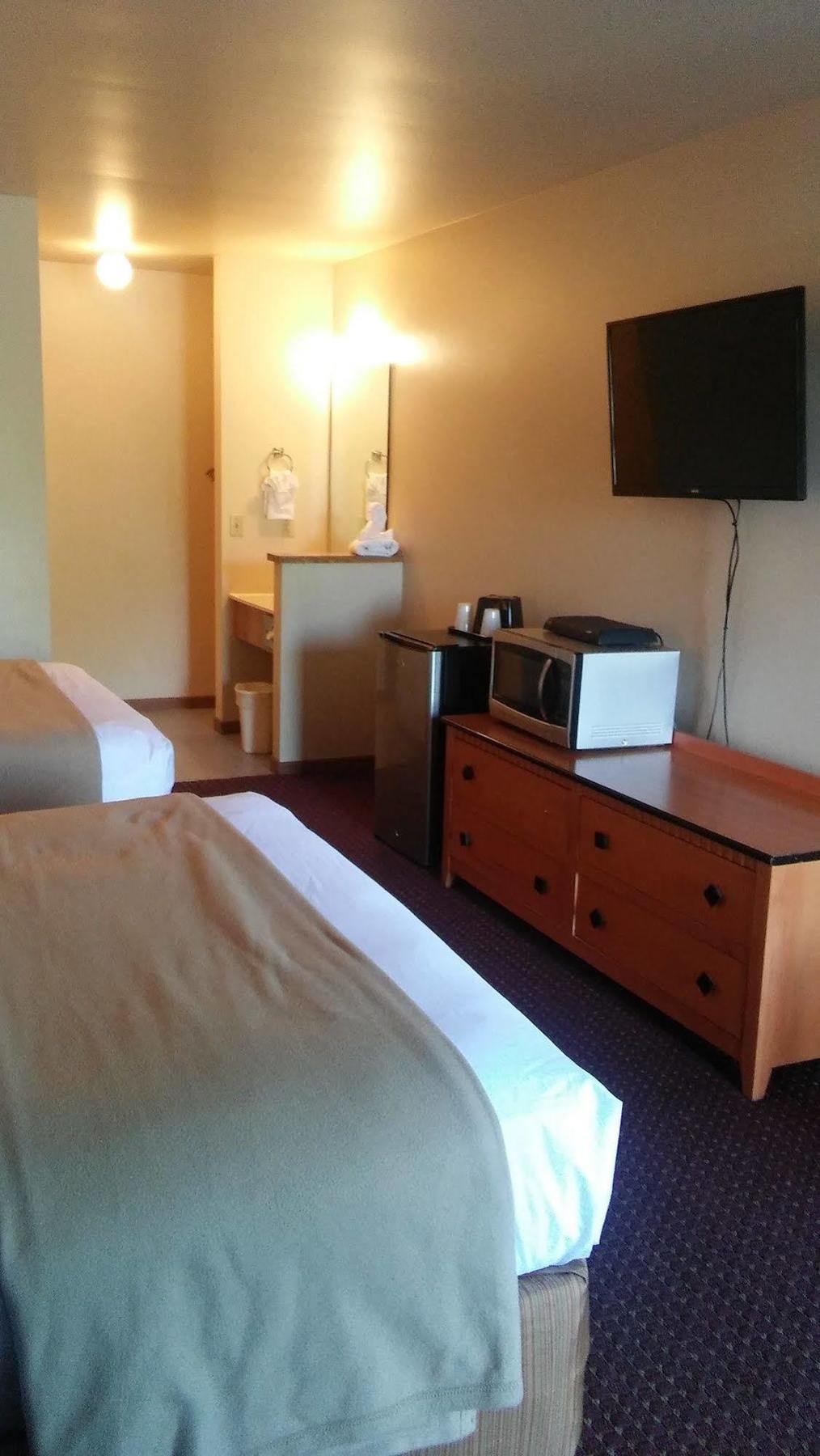 Malibu Inn Lake Delton Экстерьер фото